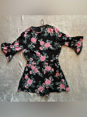 Primark Women’s Black Floral Peony Print Ruffle Sleeve Romper Size 8